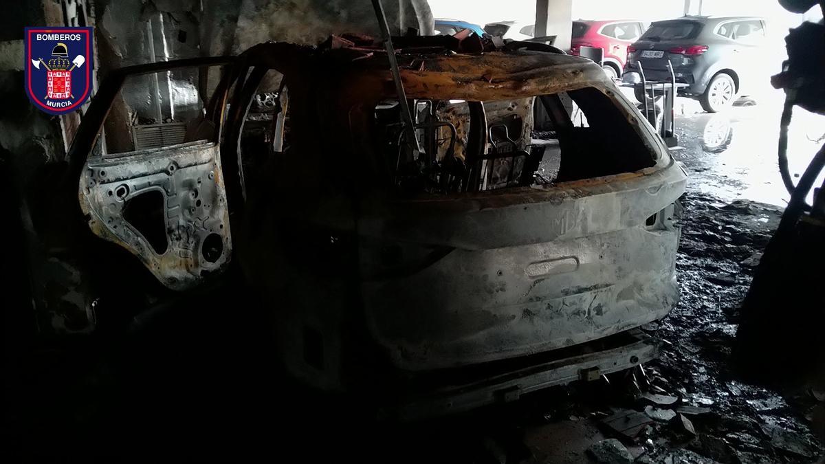 Estado en el que ha quedado el vehículo al que afectó el incendio