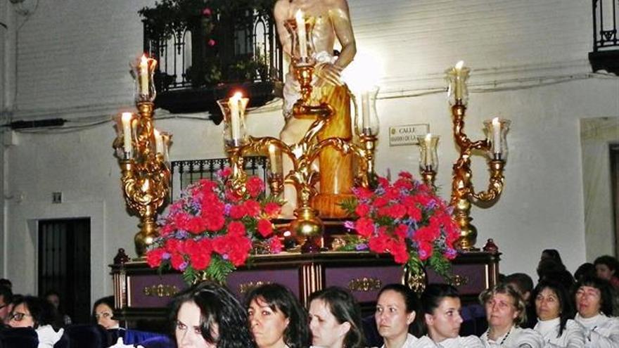 Silencio y penitencia durante el recorrido más corto del Nazareno