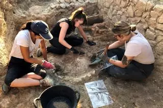 Els arqueòlegs troben per primera vegada una cuina grega al jaciment d'Empúries