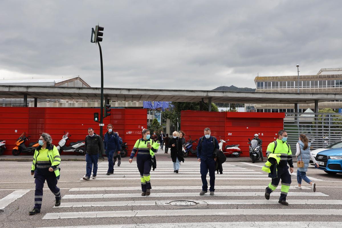 Salida de los trabajadores de la planta de Stellantis en Vigo.