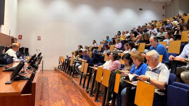 Esta asamblea extraordinaria se celebró en el salón de actos de FREMM.