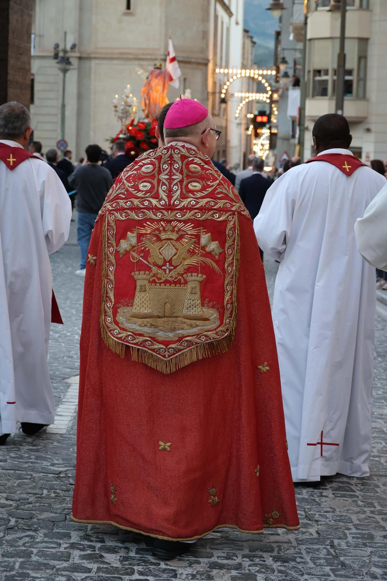 Alcoy rinde homenaje a Sant Jordi