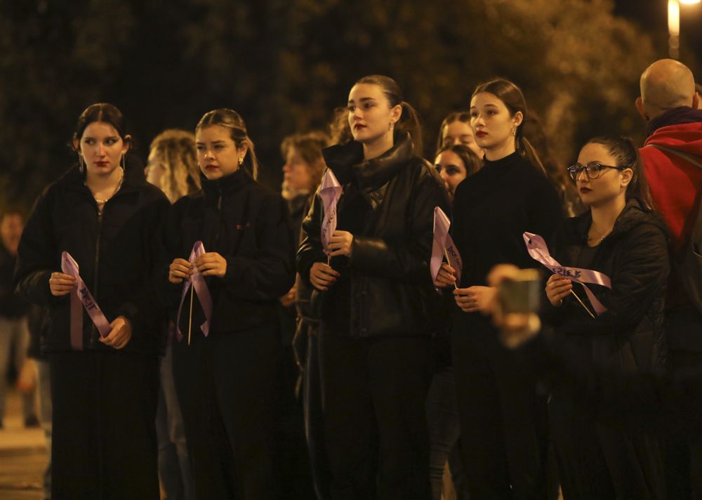 Sagunt grita contra la violencia machista el 25N