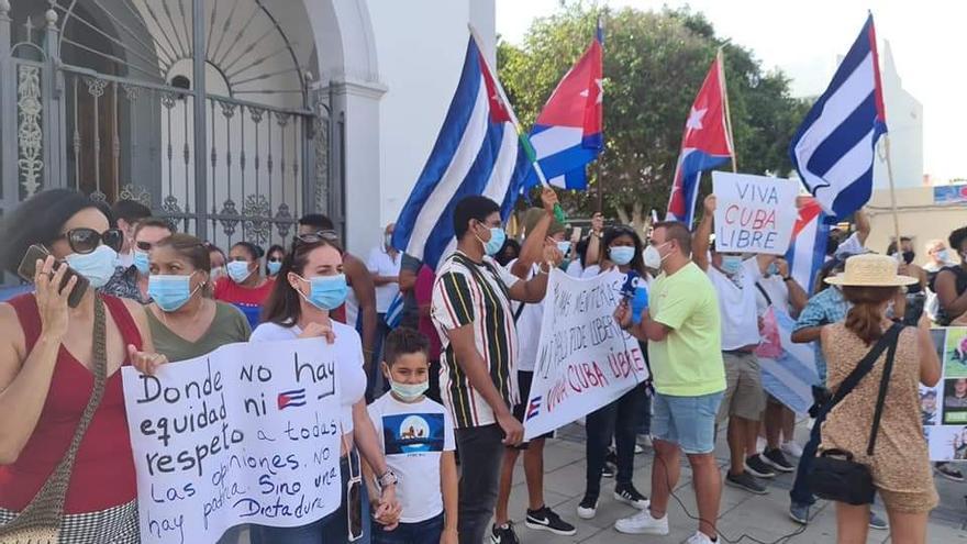 Protesta de la comunidad cubana en Puerto del Rosario, en Fuerteventura (17/07/2021)