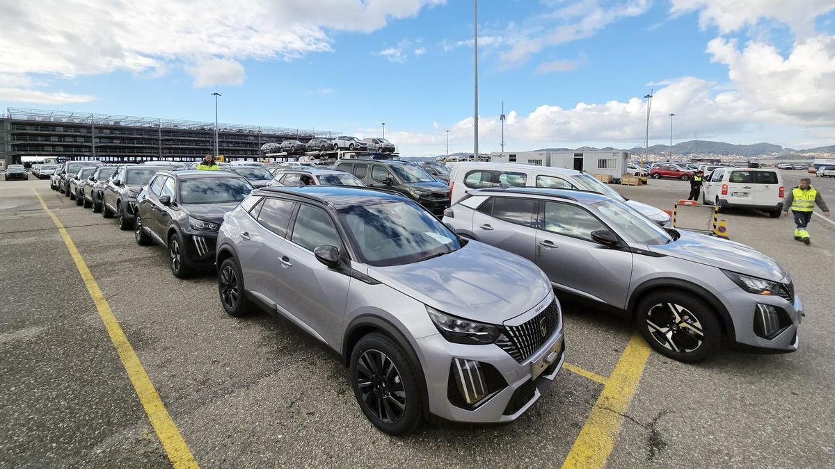 Varios Peugeot 2008 de Stellantis Vigo en Bouzas.