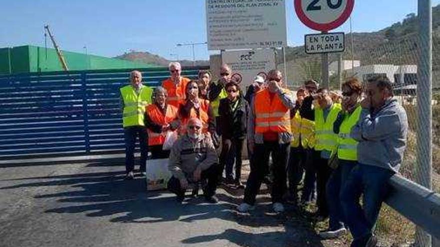 Afectados por el vertedero de El Campello acusan a los inspectores de ignorar sus quejas