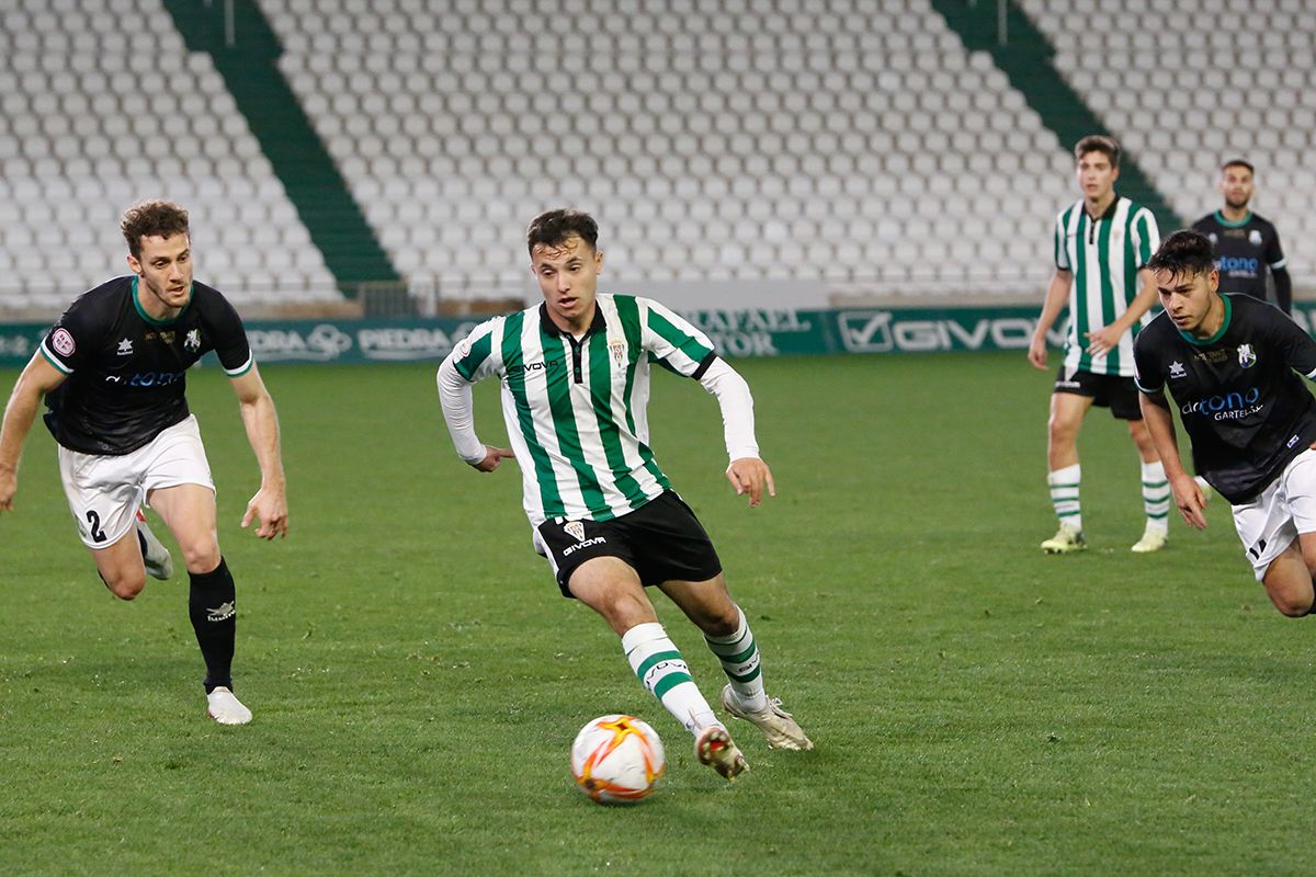 La victoria del Córdoba B ante el Rota en imágenes