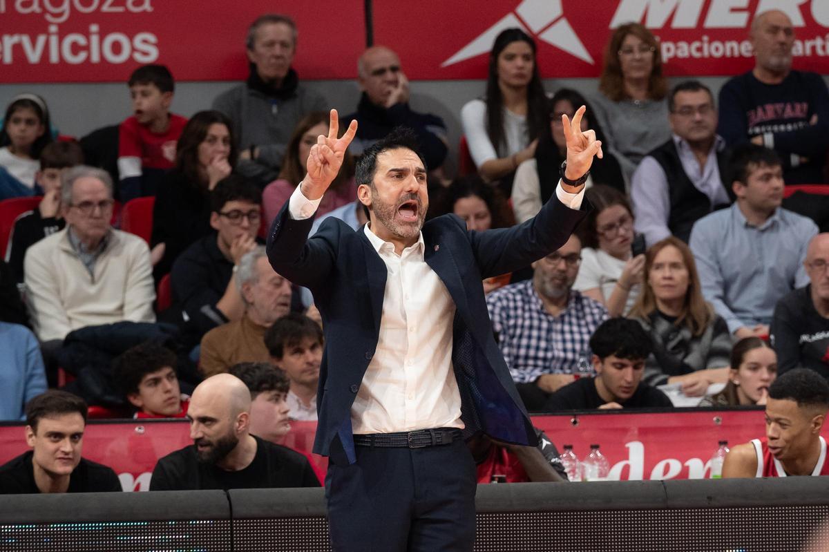 Ramírez gesticula durante el duelo ante el Girona