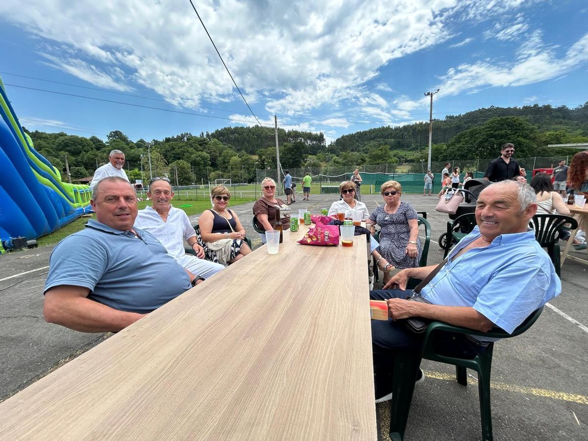 EN IMÁGENES: Parrilladas multitudinarias y chapuzones refrescantes en las fiestas de Pillarno