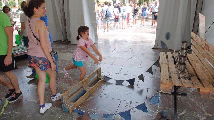 Degustación de &quot;fideuà solar&quot;  en la feria València Renovable