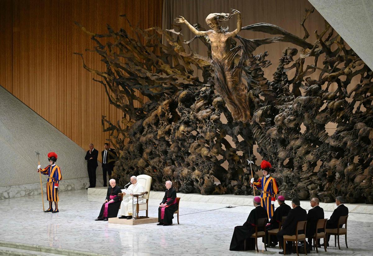 El papa León XIV se reúne con los periodistas en El Vaticano
