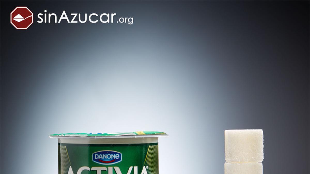 Un yogur Activia 0% de Fresa Granada tiene 16gr de azúcar (4 terrones).