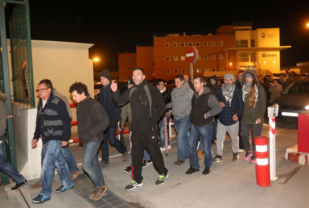 Los trabajadores de Limasa deciden seguir con la huelga