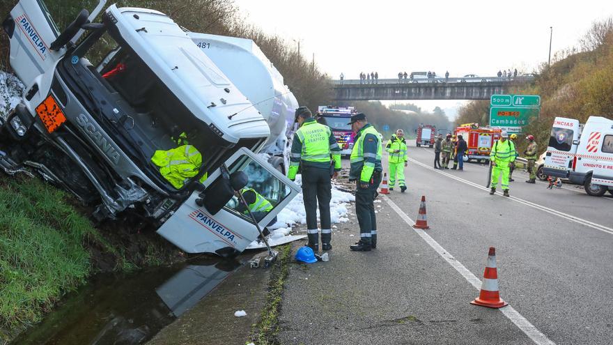 Un accidente le arrebata la vida a una madre y su hija en Cambados