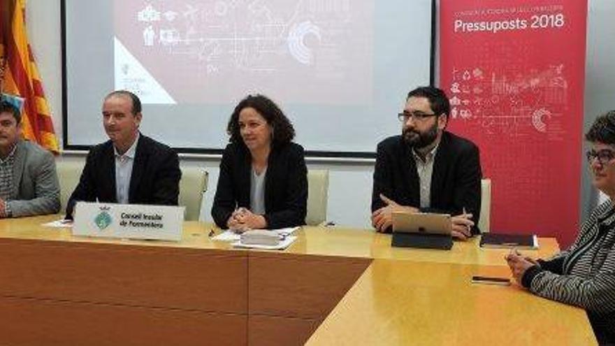 Escandell, Ferrer, Cladera, Carrió y Truyols, en la presentación de las cuentas de la CAIB.