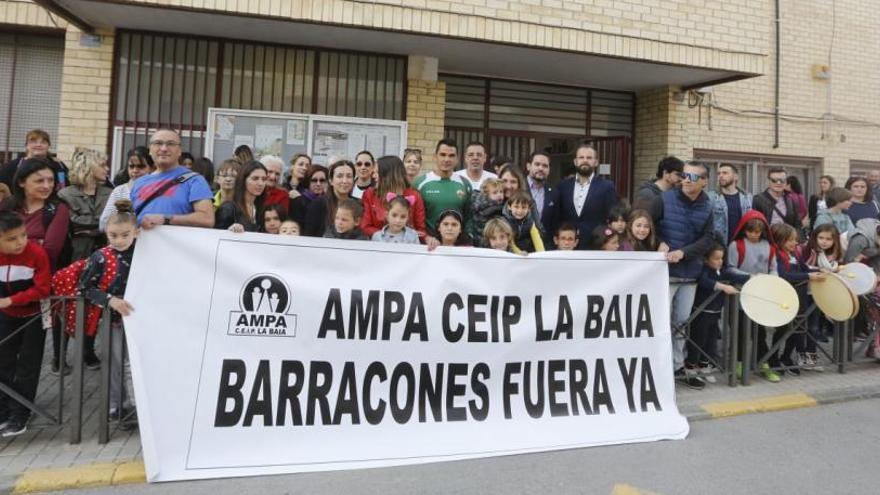 Las familias de Las Bayas reclaman acabar con los barracones