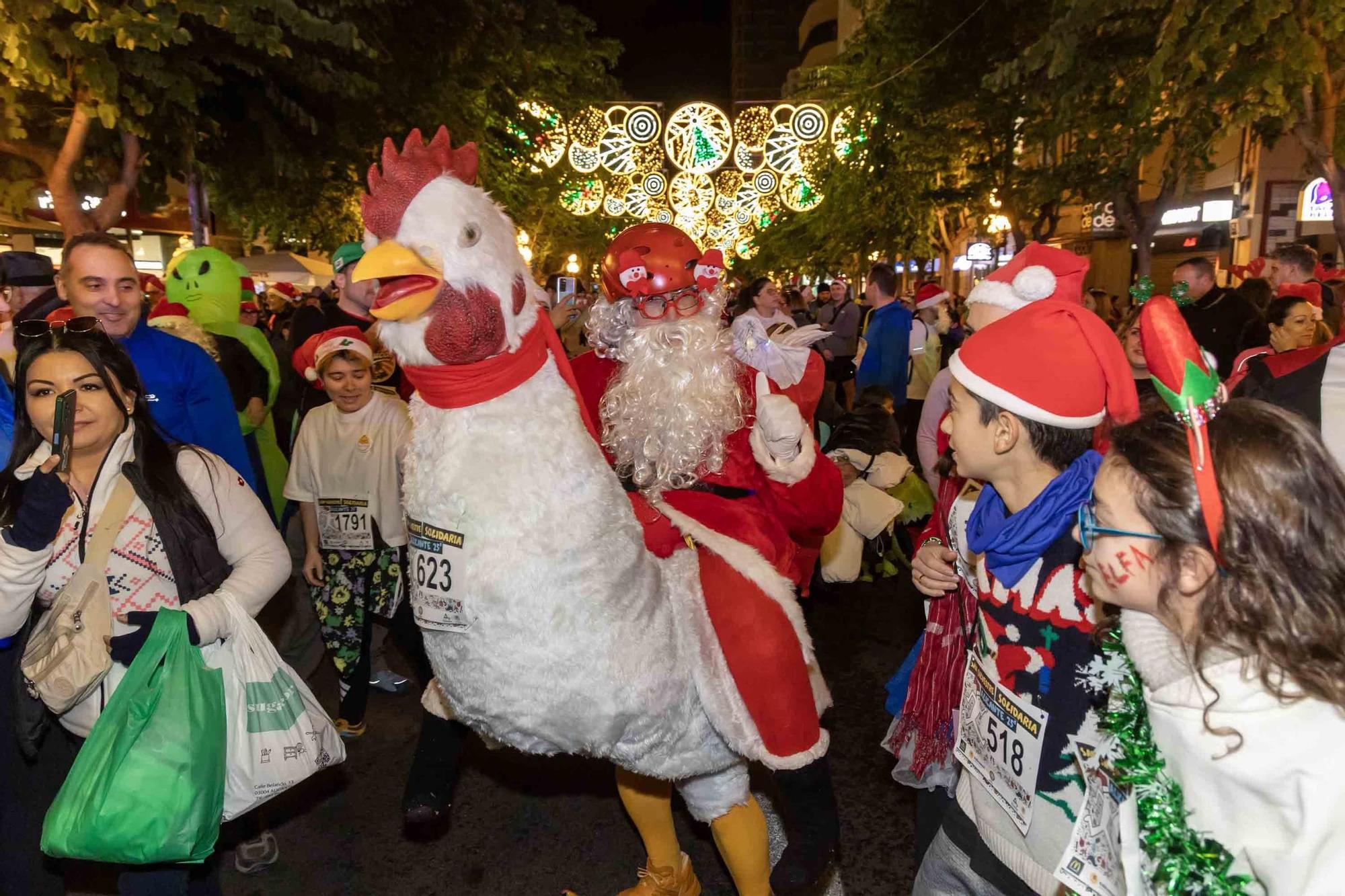La San Silvestre de Alicante llena de colorido la ciudad