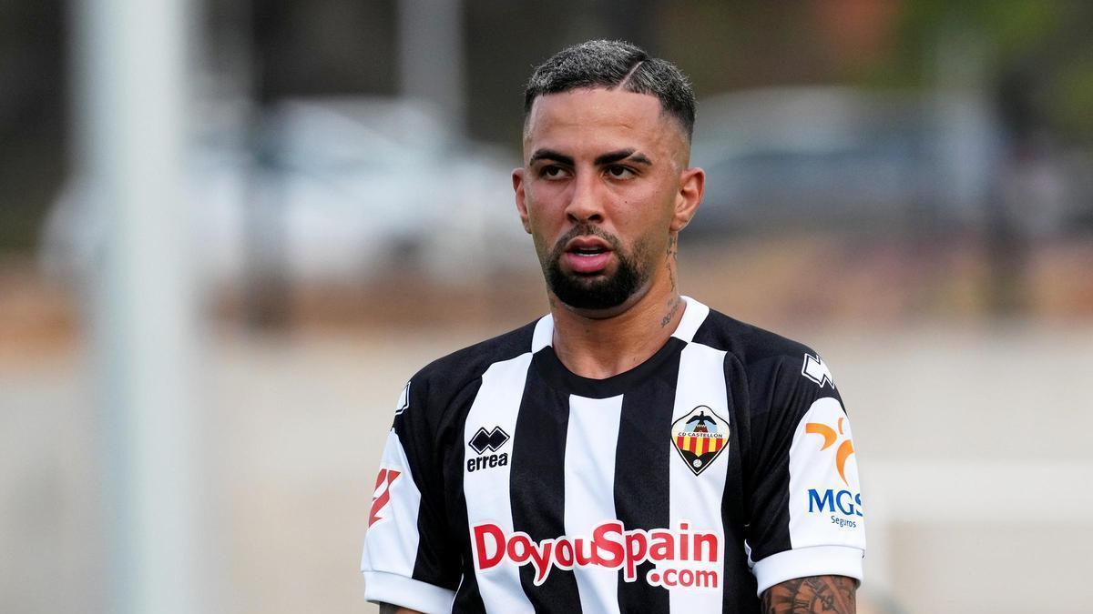 Hamza bellari en su primer encuentro con el CD Castellon