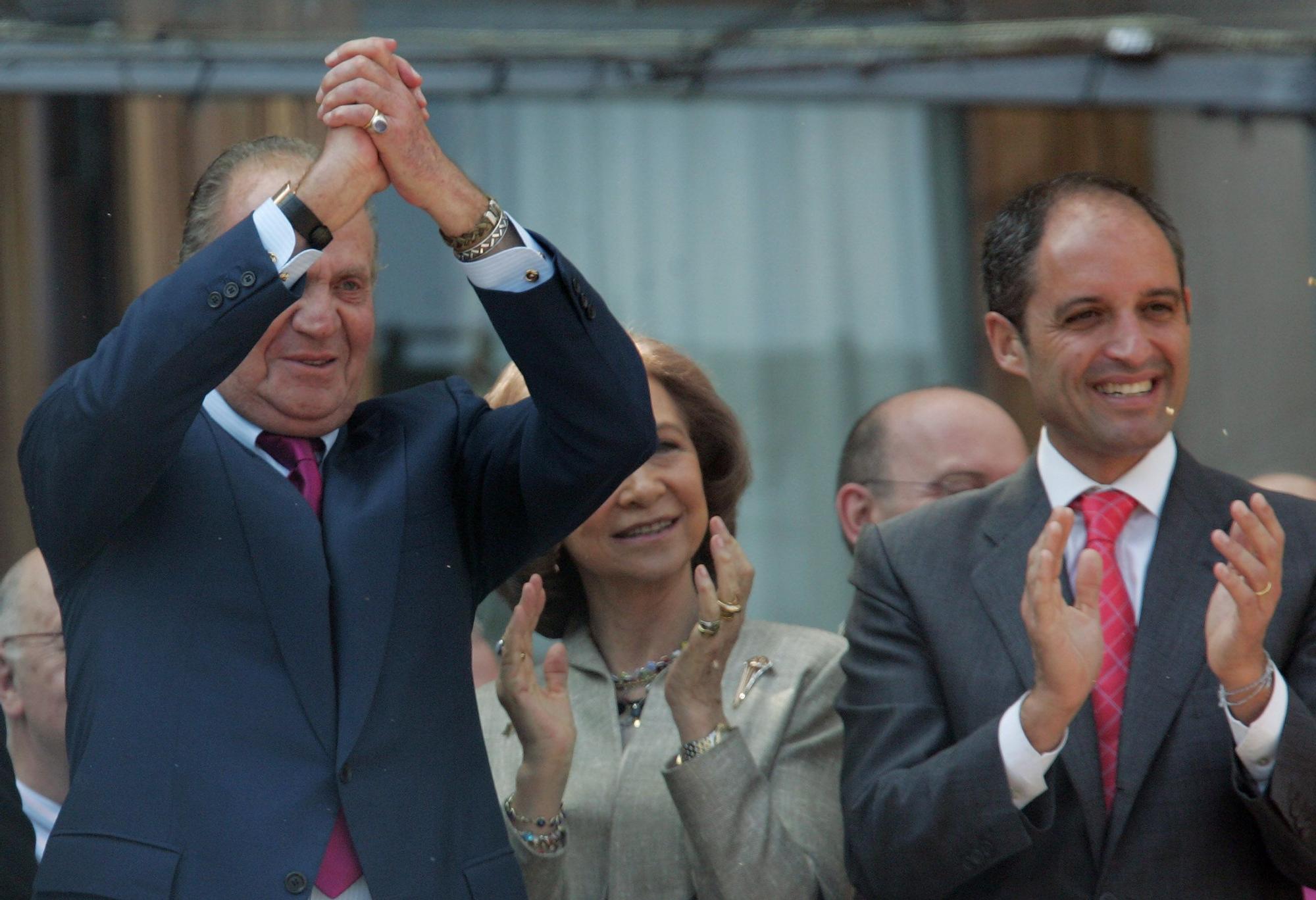 Los reyes Juan Carlos y Sofía y el expresidente valenciano, Francisco Camps, en 2006