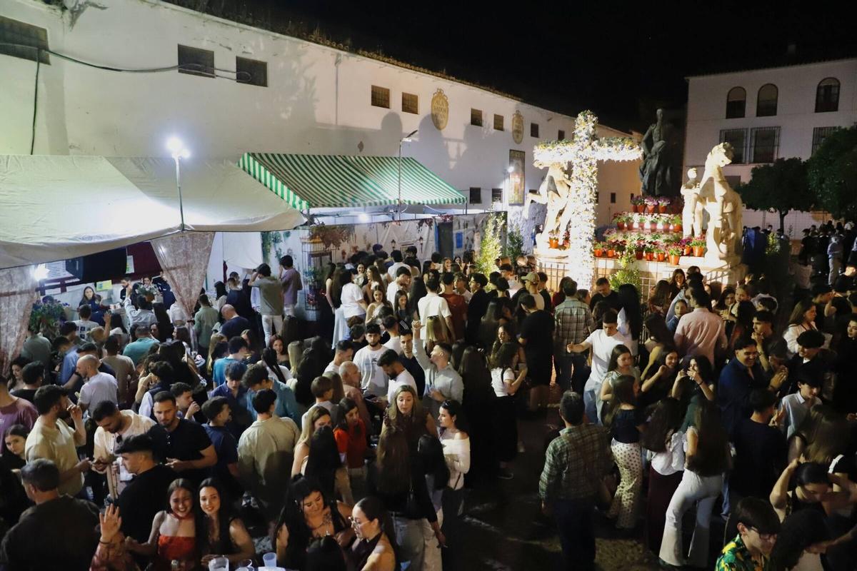 Noche de ‘juernes’ en las Cruces de Córdoba