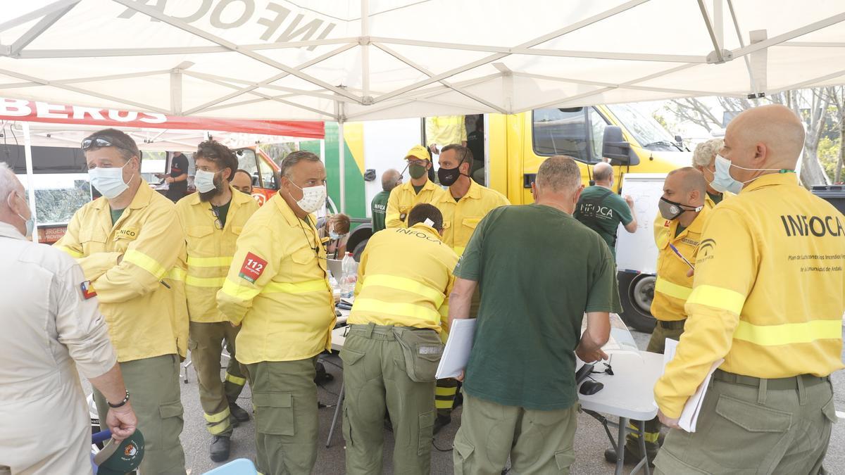 Un incendio en Sierra Bermeja provoca el desalojo de un millar personas en Estepona, Jubrique y Genalguacil