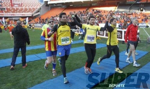 Búscate en la meta de Mestalla