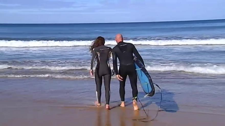 El tándem surf despierta furor en Gijón