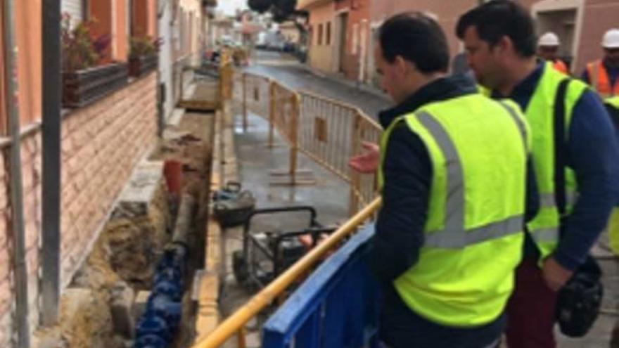 Formentera elimina tuberías de fibrocemento de tres calles
