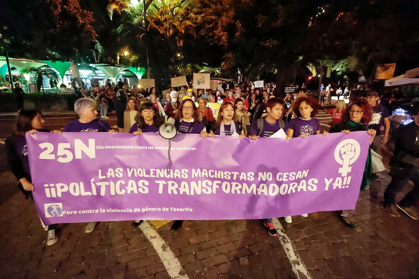 Manifestación por la eliminación de la violencia machista en Santa Cruz