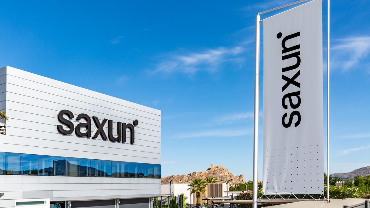 La sede central de Saxun en Sax.