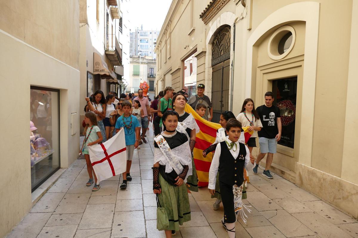 EN IMATGES | Figueres rep la Flama del Canigó i la reparteix arreu de l'Alt Empordà