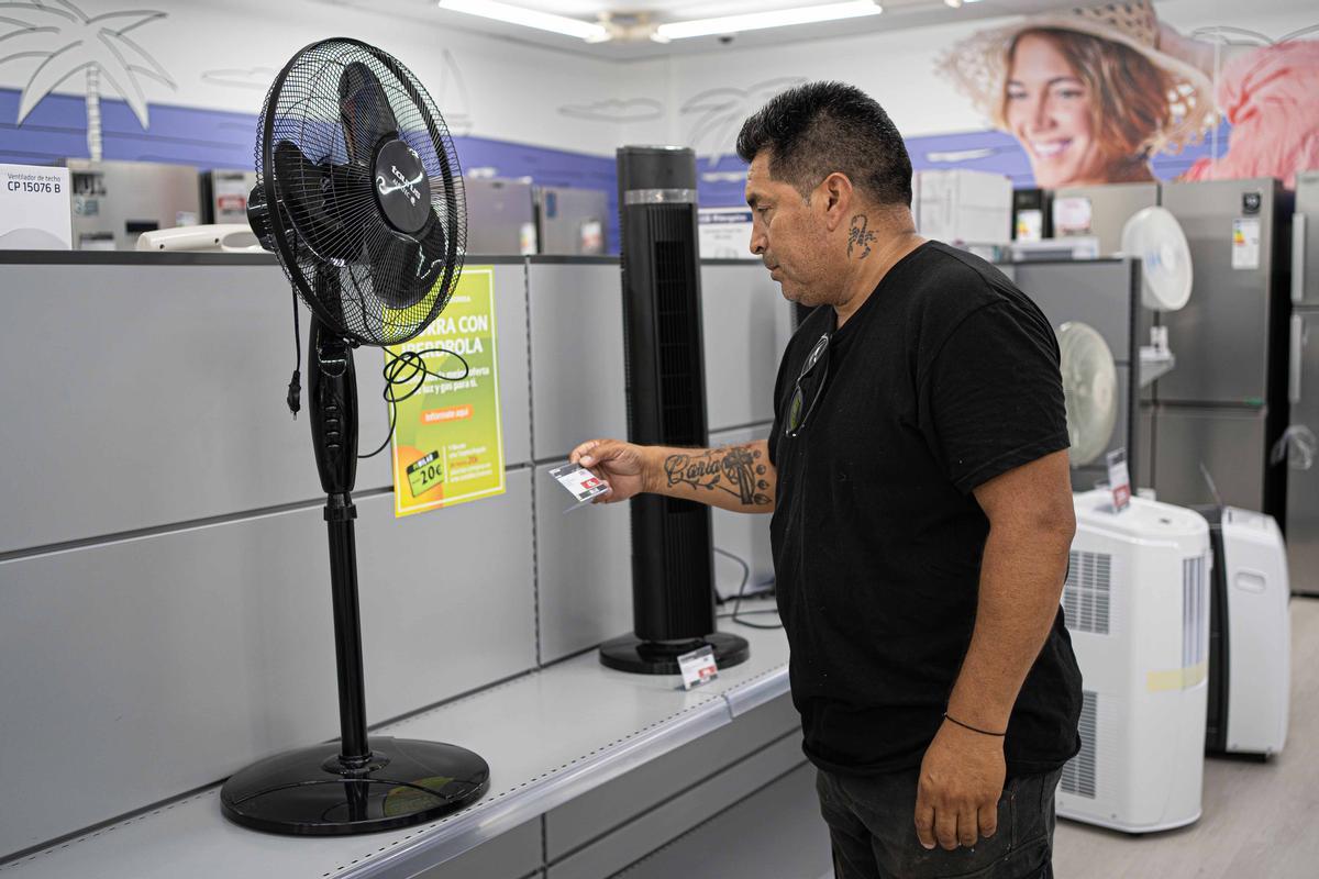 Se disparan en Ibiza las ventas de ventiladores y aires acondicionados