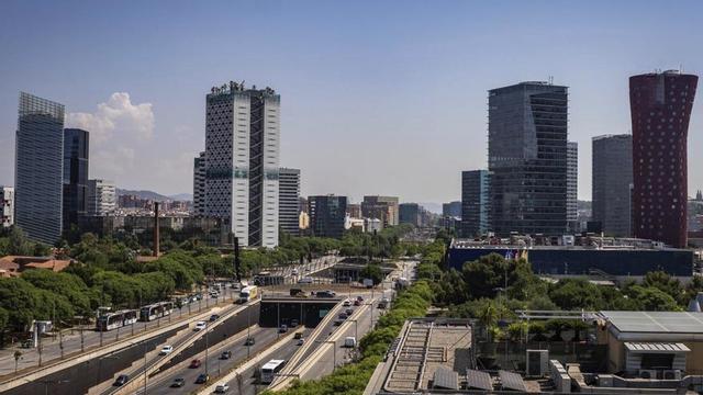 Hotels i edificis d’oficines a la plaça d’Europa de l’Hospitalet, al costat del recinte de Fira Gran Via. | JORDI OTIX