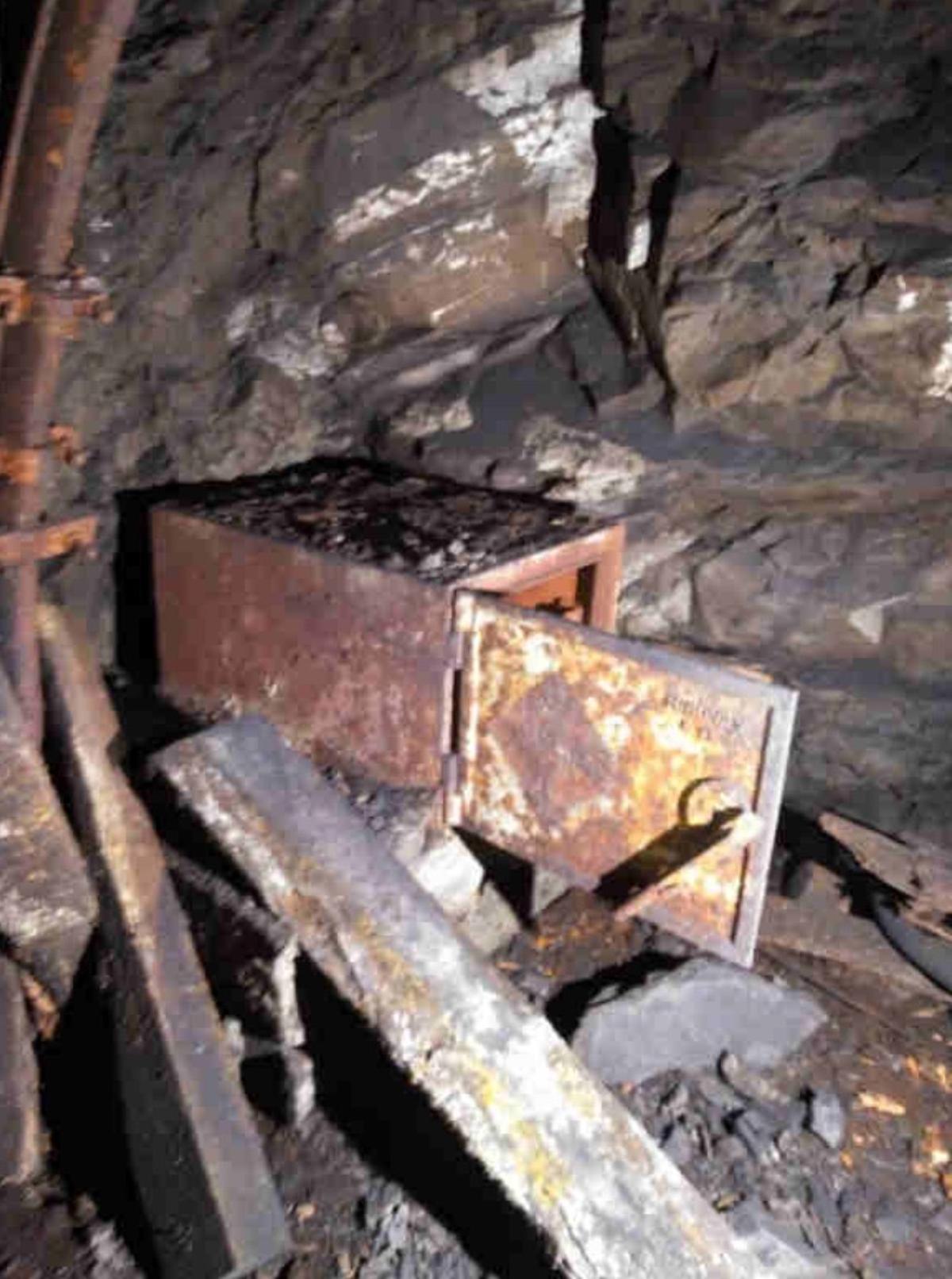 Antigua caja de explosivos.