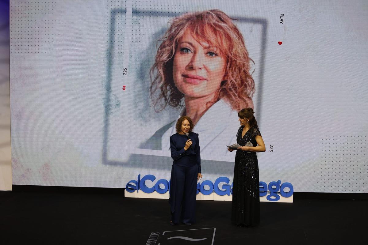 Mabel Loza, catedrática de Farmacología de la Universidade de Santiago (USC) recoge el premio en la categoría de Ciencia e Investigación