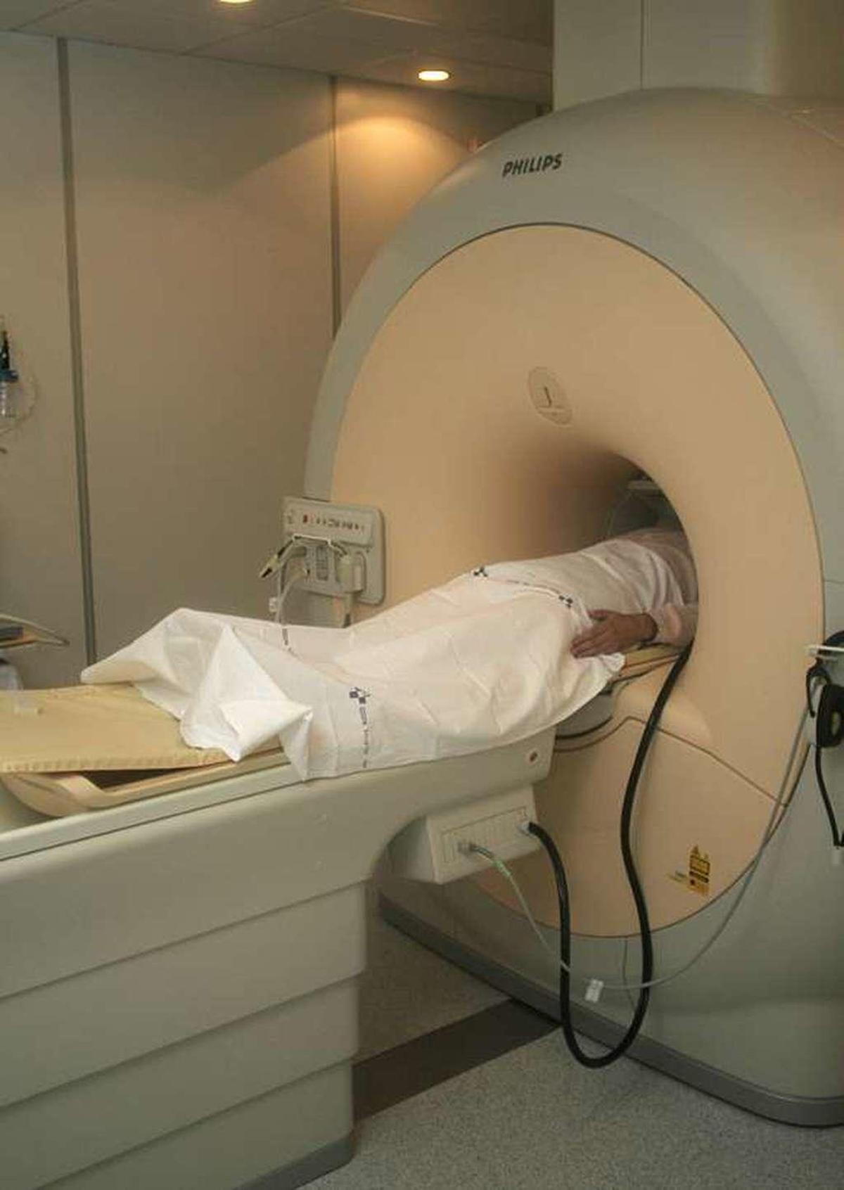 La actual máquina de resonancia magnética del San Agustín.