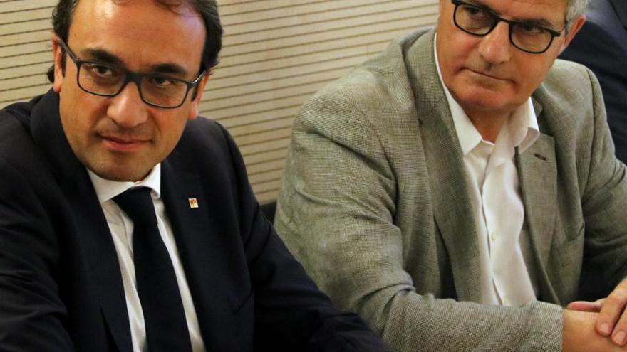 El conseller de Territori i Sostenibilitat Josep Rull amb el delegat del Govern a Girona Eudald Casadesús