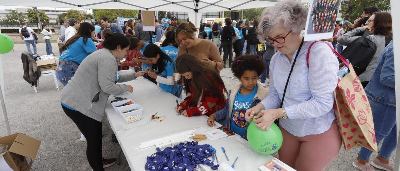 Juegos, diversión y 'festa de la llengua' en las Trobades d'Escoles en València en el campus de Tarongers