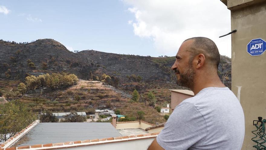 La vuelta a Gátova tras la evacuación por el incendio, en imágenes