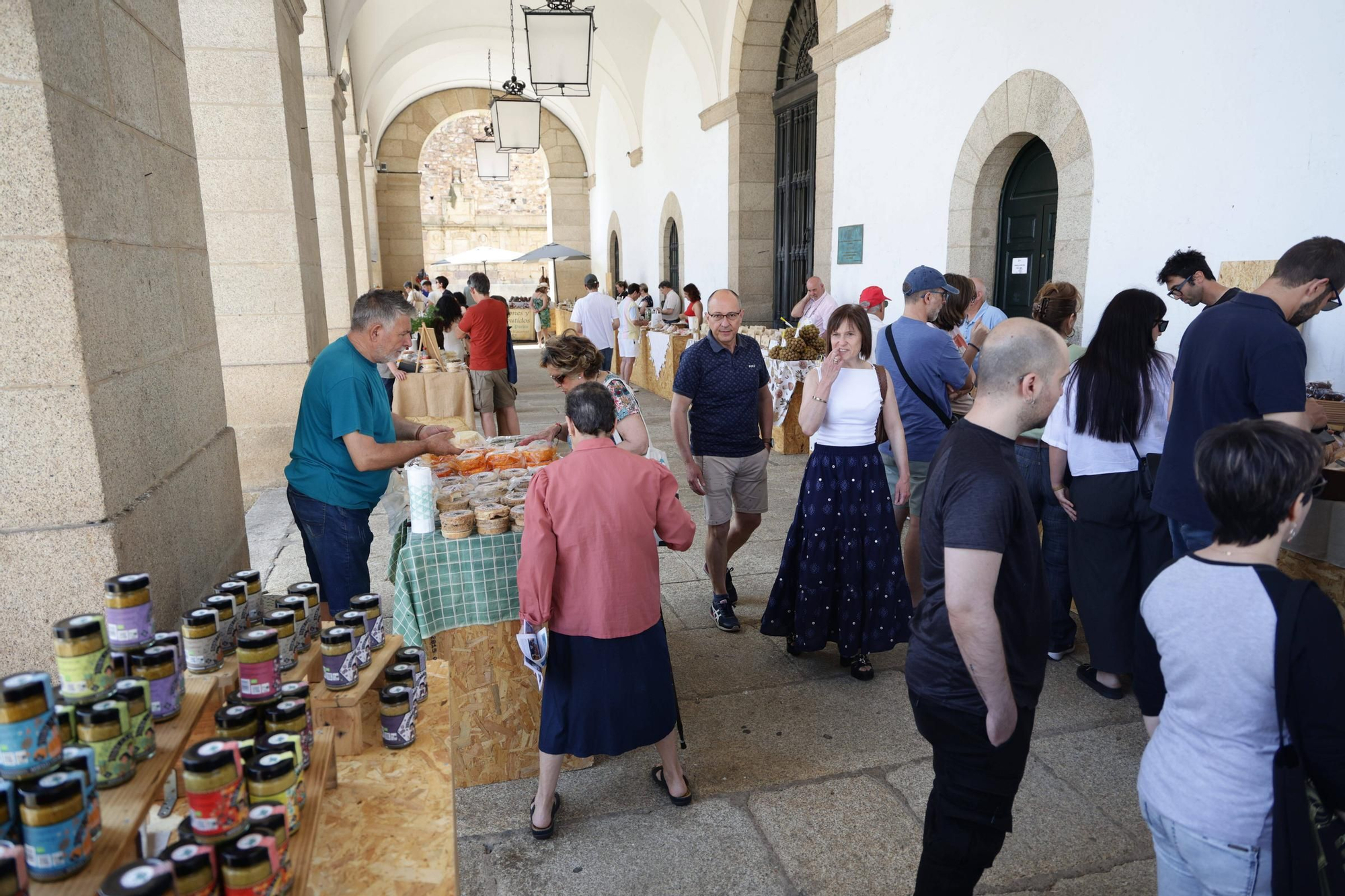 Fotogalería | Así se ha vivido el biomercado de Cáceres