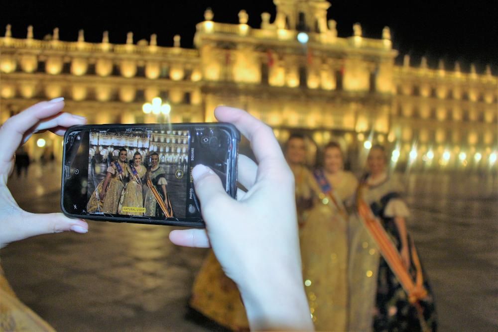 El viaje de la fallera mayor y la corte a Salamanca para el Extra de Fallas de Levante-EMV