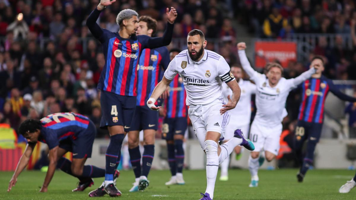 Benzema celebra uno de sus goles al Barcelona en el partido de vuelta de la semifinal de la Copa del Rey.