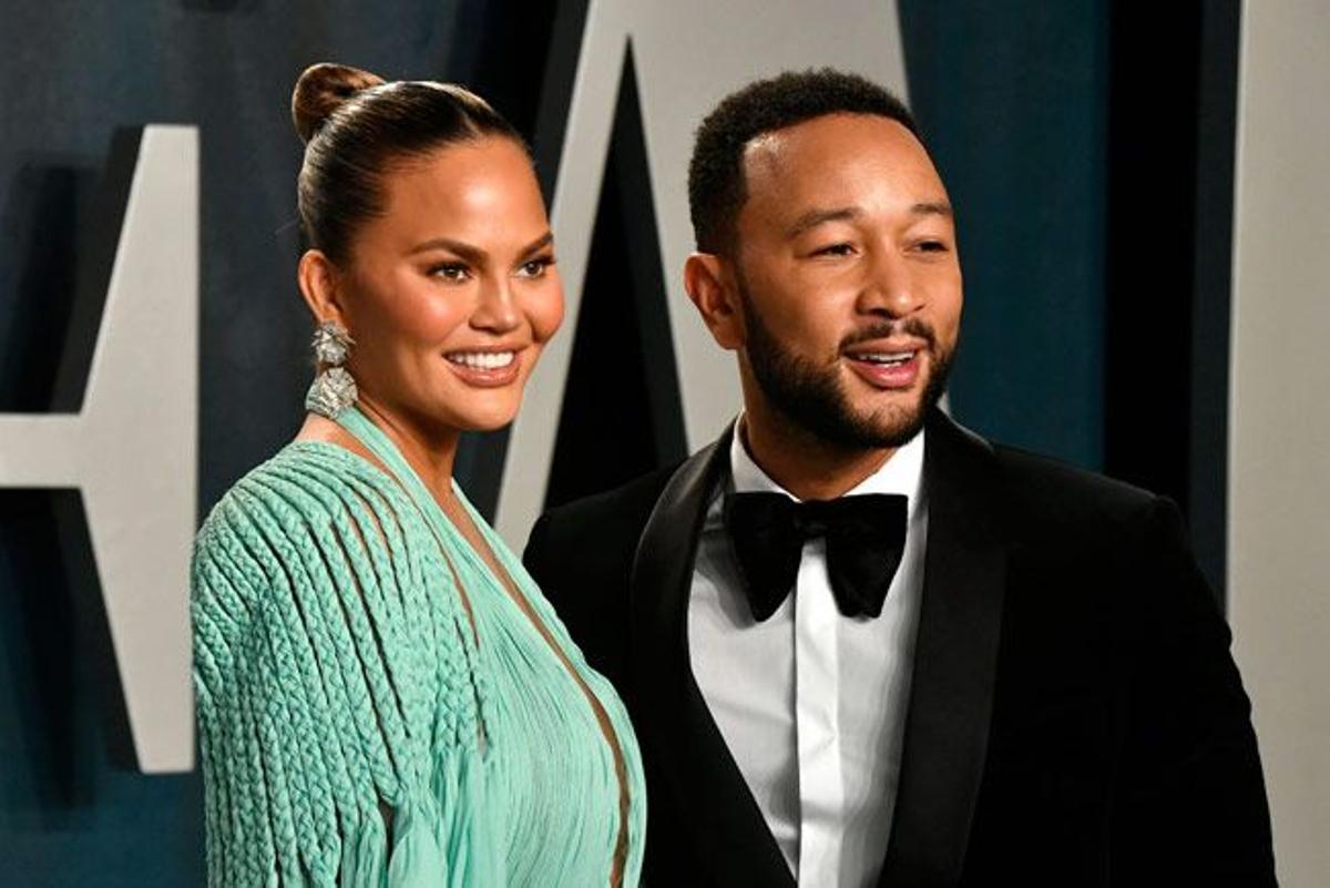 Chrissy Teigen y John Legend en la fiesta post Premios Oscar 2020