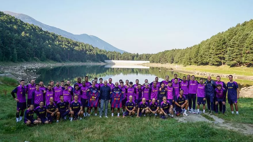 Las plantillas azulgrana de fútbol sala y balonmano han estrechado lazos durante el stage de Encamp
