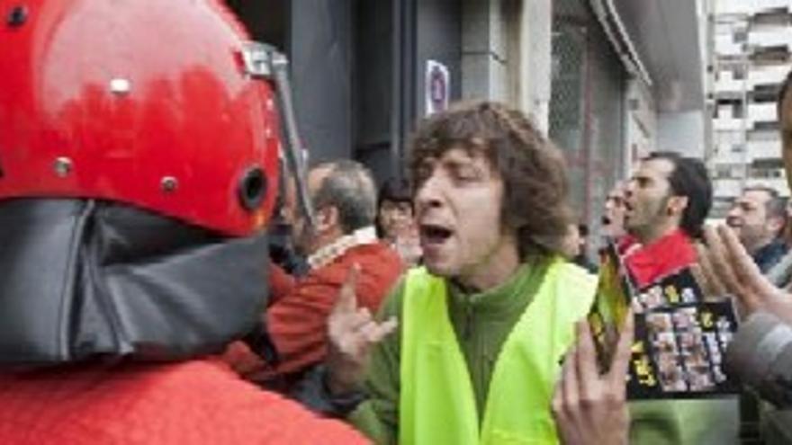 Los sindicatos ELA y LAB consideran &quot;muy positivo&quot; el &quot;amplio seguimiento&quot; de la huelga en Euskadi