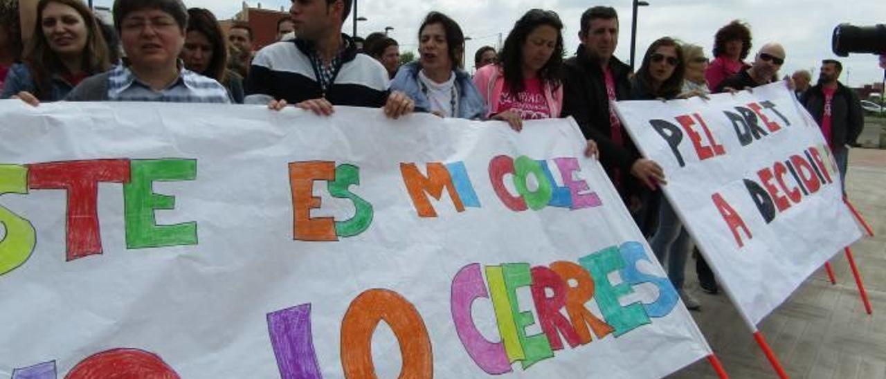 La escuela católica acusa al conseller Vicent Marzà de imponer un modelo «comunista»