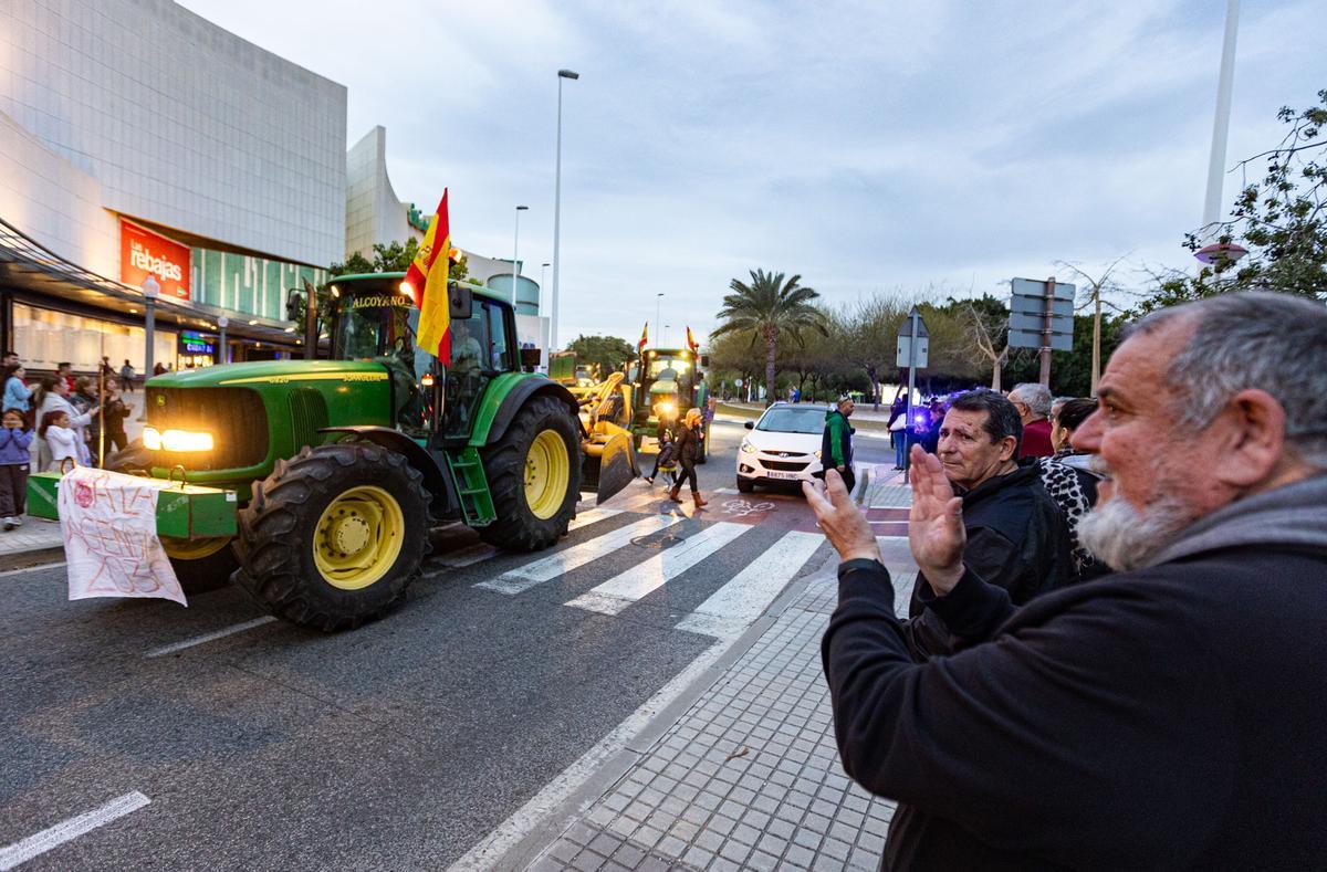 Tractorada en Crevillent y Elche