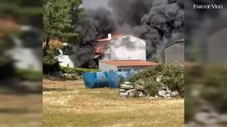 Aparatoso incendio en una casa en Cambados