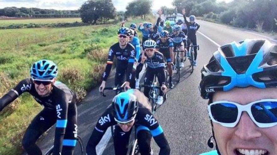 Gute Laune bei den Sky-Fahrern an ihrem ersten Trainingstag auf Mallorca.