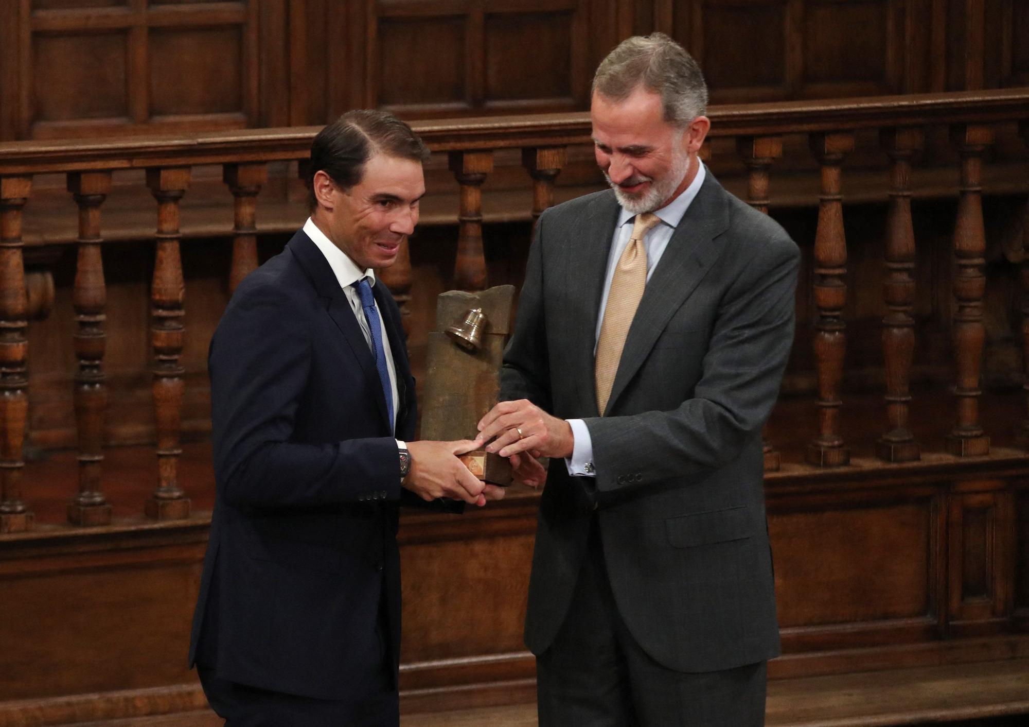 King Felipe delivers (156475840).jpg